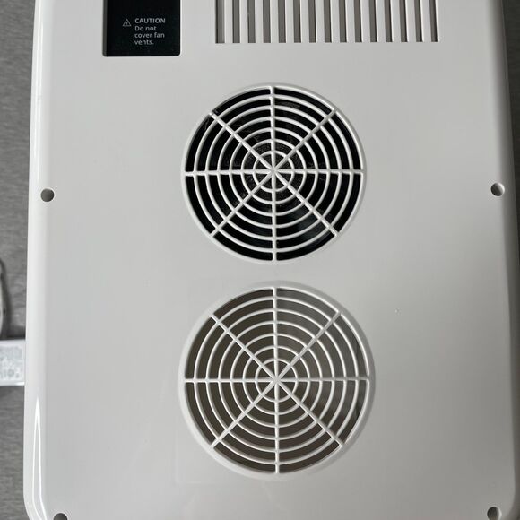 Cooluli White & Pink 12 Can / 10 Liter Vanity Mini Beauty Fridge for Decor - Picture 6 of 12